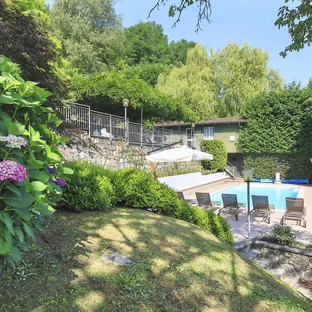 Βίλα Meina Lodge Meina